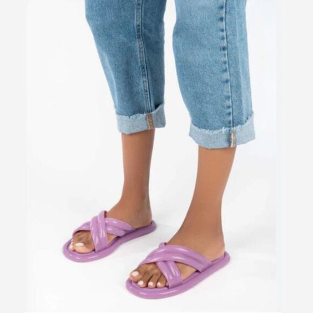 Melissa X Larroude Women's Cali Lilac‎ Purple Cross Strap Sandal Size 6